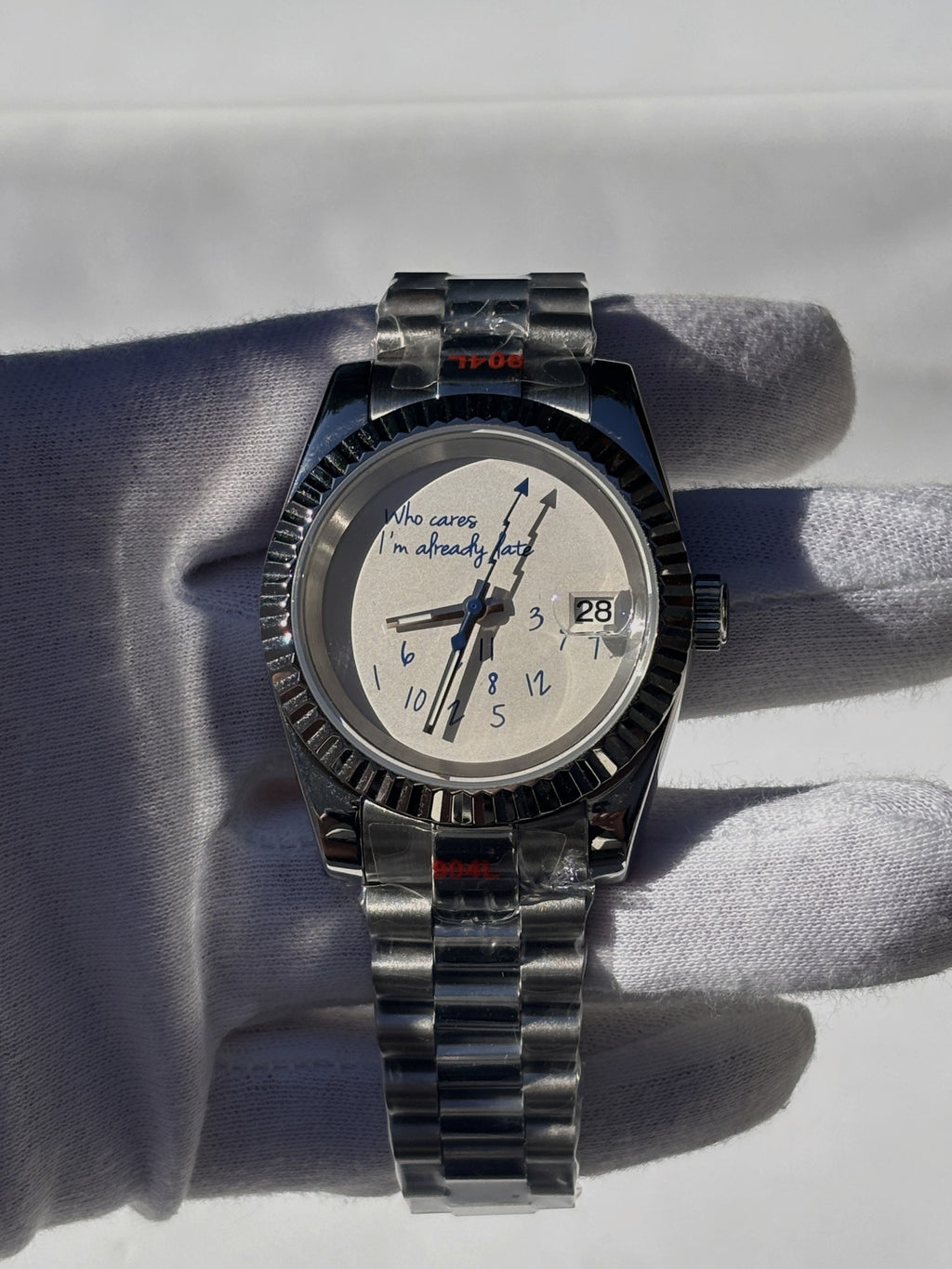 Seiko MOD automata karóra, acél, fehér számlap, kézírásos felirat, 39 mm, NH34 | Already Late