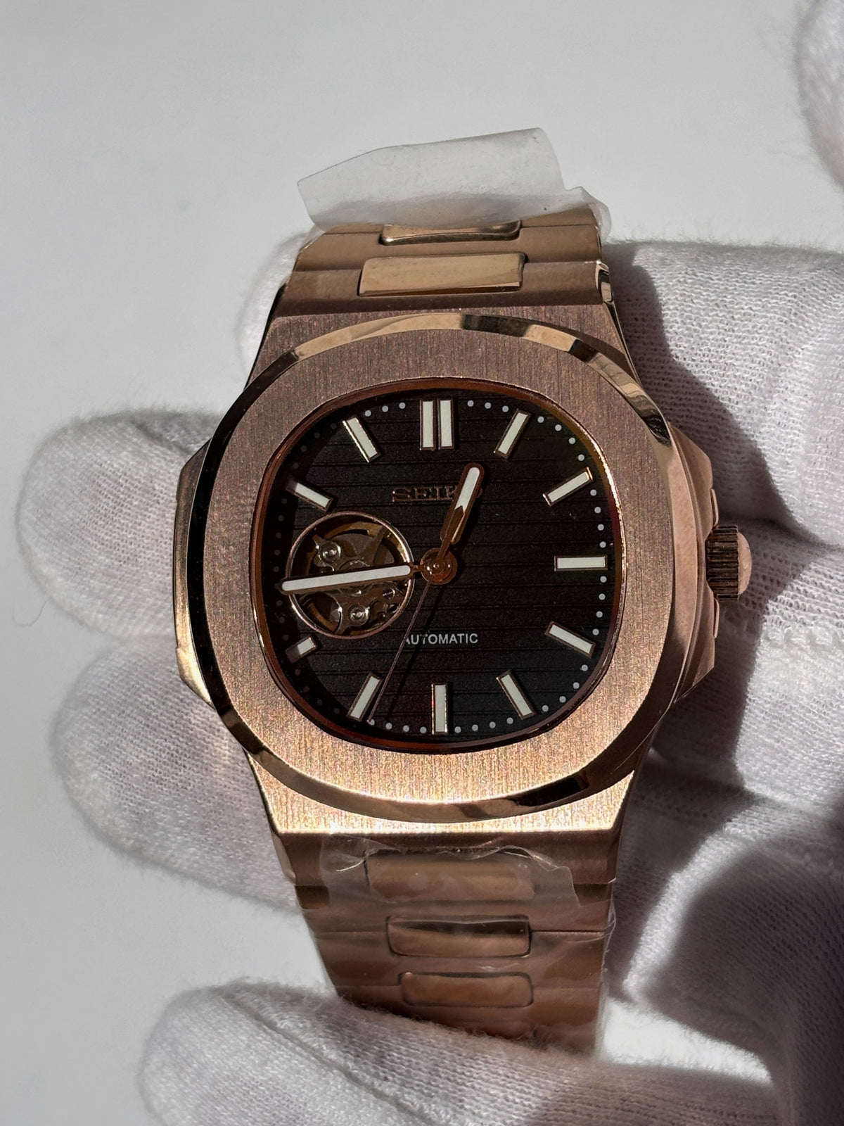 Seiko MOD automata, rose gold, fekete számlap, nyitott szív (open heart), 40 mm, NH34 | Onyx Heart