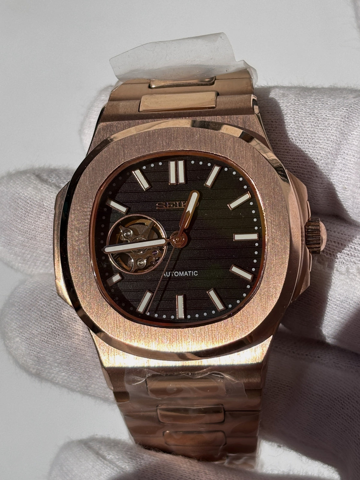 Seiko MOD automata, rose gold, fekete számlap, nyitott szív (open heart), 40 mm, NH34 | Onyx Heart