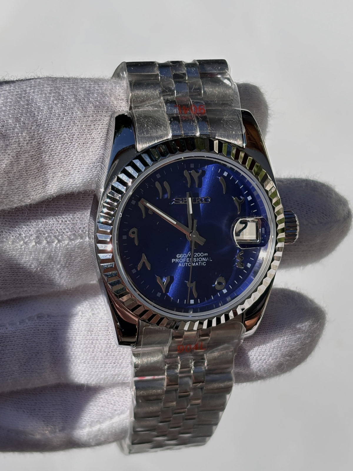 Seiko MOD automata karóra, acél, élénk kék számlap, arab írású számok, 39 mm, NH34 | Azure