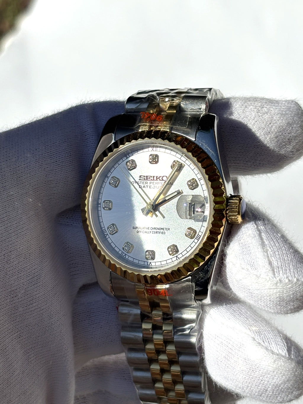 Seiko MOD automata karóra, arany/acél, ezüst számlap, csillogó jelölők, 39 mm, NH34 | Moonlight