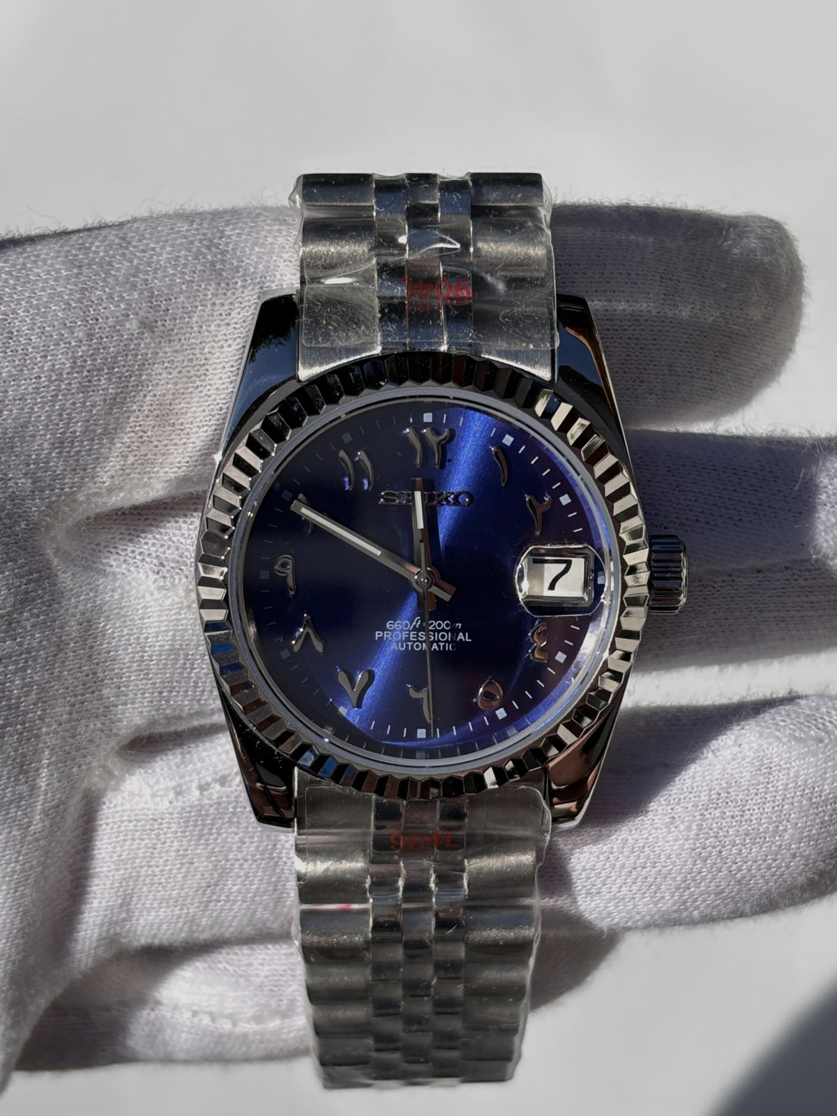 Seiko MOD automata karóra, acél, élénk kék számlap, arab írású számok, 39 mm, NH34 | Azure