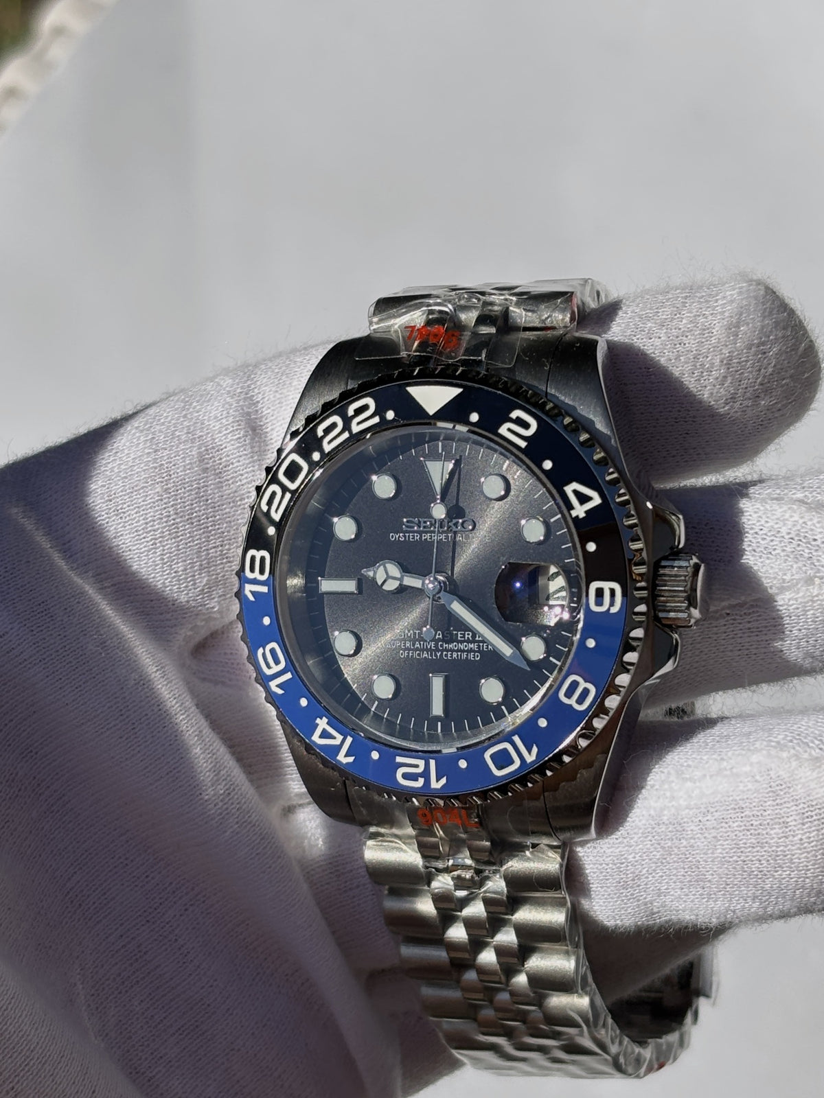 Seiko MOD GMT automata karóra, acél, fekete számlap, kék-fekete lünetta, 40 mm, NH34 | Dusk