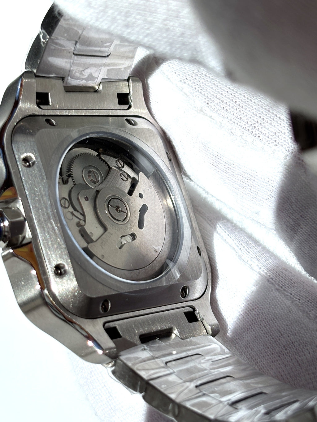 Seiko MOD automata karóra, acél, fehér számlap, piros graffiti felirat, 38 mm, NH34 | Rebel