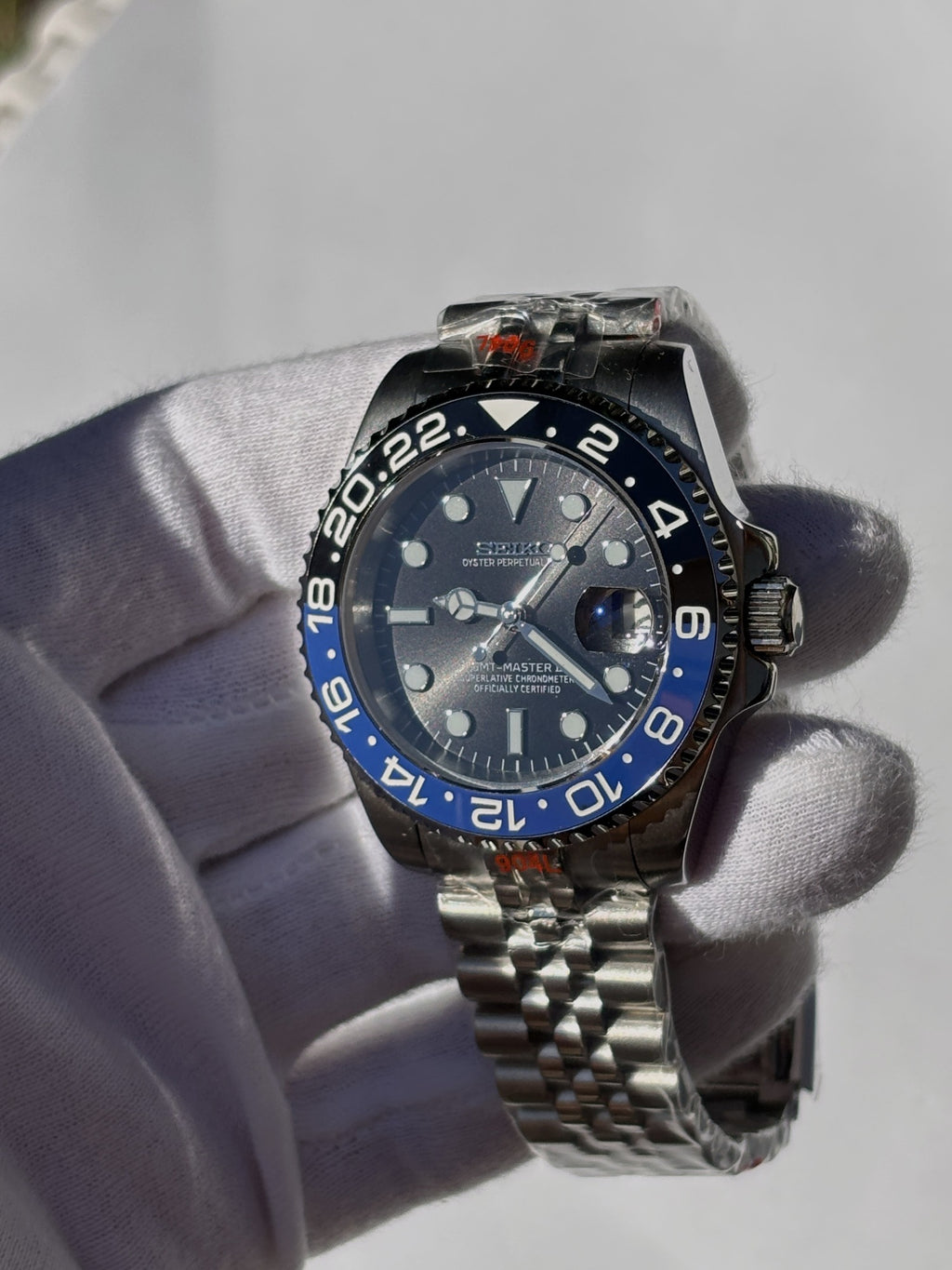 Seiko MOD GMT automata karóra, acél, fekete számlap, kék-fekete lünetta, 40 mm, NH34 | Dusk