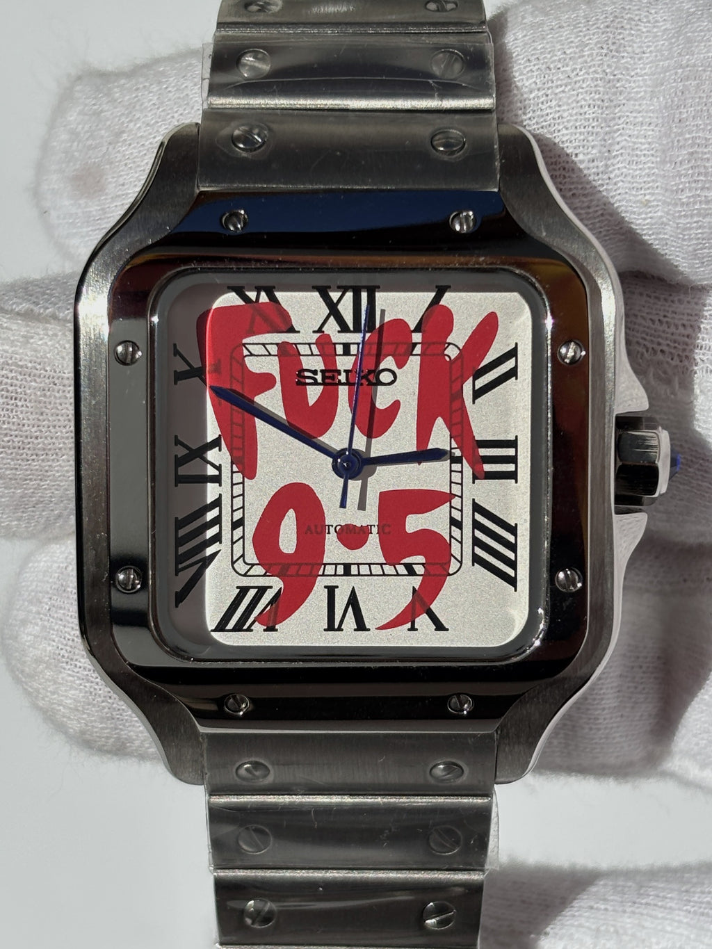 Seiko MOD automata karóra, acél, fehér számlap, piros graffiti felirat, 38 mm, NH34 | Rebel