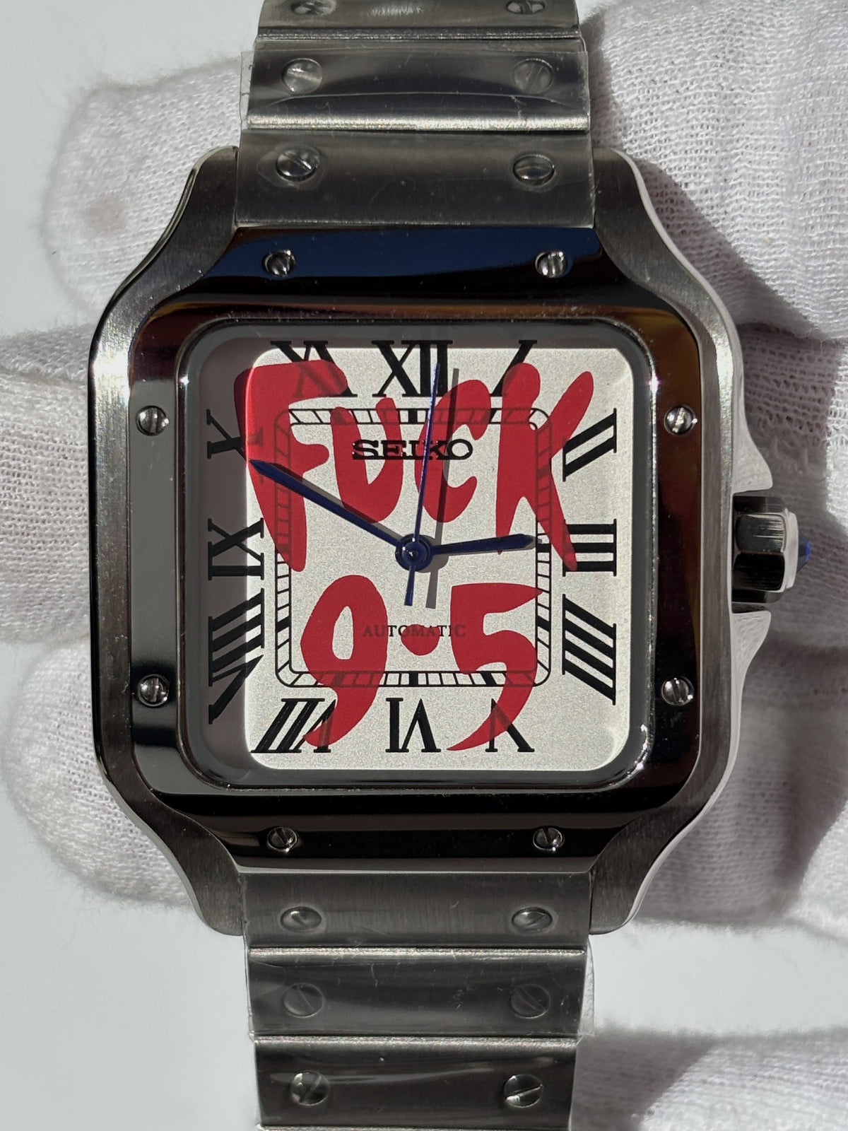 Seiko MOD automata karóra, acél, fehér számlap, piros graffiti felirat, 38 mm, NH34 | Rebel